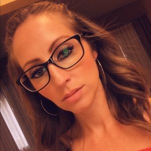 Meet your Posher, Selina